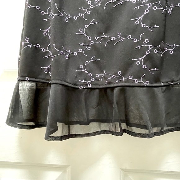 Hourglass Sleeveless Dress, size medium. - Picture 8 of 13